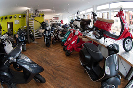 Motoden Honda dealer showroom4